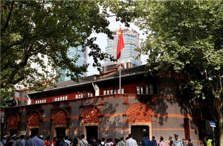 這是中共一大會址紀(jì)念館外景（2017年10月1日攝）。 新華社記者 劉穎 攝