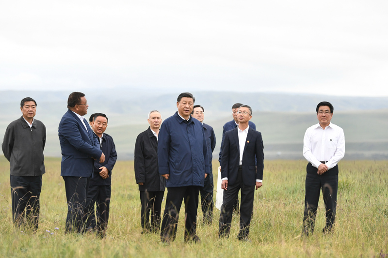 8月19日至22日，中共中央總書記、國家主席、中央軍委主席習(xí)近平在甘肅考察。這是20日下午，習(xí)近平在中農(nóng)發(fā)山丹馬場有限責(zé)任公司一場考察，實(shí)地了解祁連山生態(tài)環(huán)境恢復(fù)和保護(hù)情況。