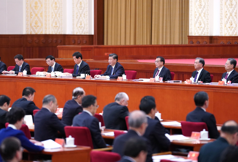 中國共產(chǎn)黨第十九屆中央委員會第五次全體會議，于2020年10月26日至29日在北京舉行。這是習(xí)近平、李克強(qiáng)、栗戰(zhàn)書、汪洋、王滬寧、趙樂際、韓正等在主席臺上。新華社記者 殷博古 攝