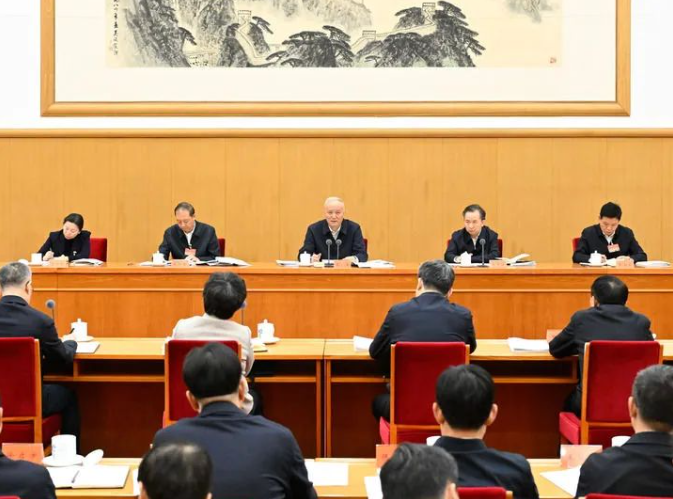 新興領(lǐng)域黨建工作座談會在京召開 蔡奇出席并講話