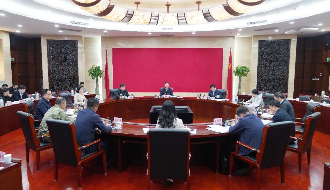 區(qū)委常委會會議暨區(qū)委黨的建設(shè)工作領(lǐng)導(dǎo)小組會議召開
